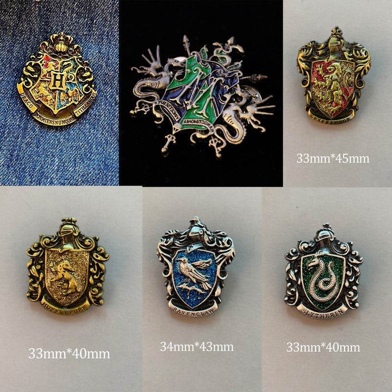 Harry Potter Hogwarts School Pin Badge